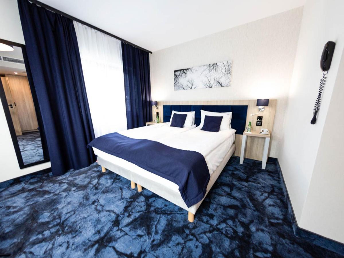 Ignasiak Hotel Września Exteriör bild