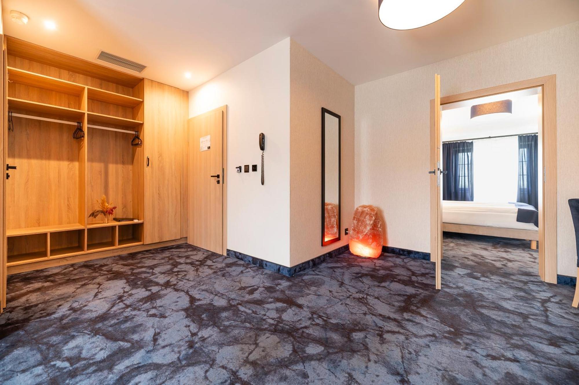 Ignasiak Hotel Września Exteriör bild